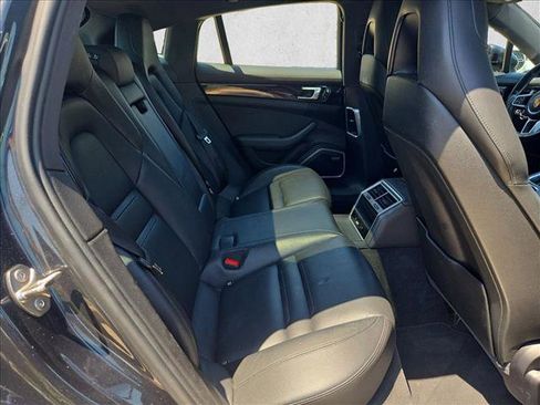 Used 2019 Porsche Panamera RWD image 20