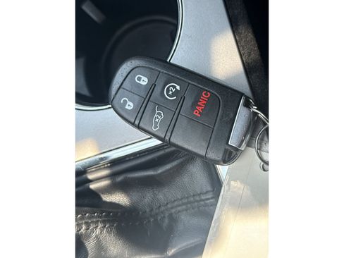 Used 2021 Jeep Grand Cherokee Laredo X AWD/4WD image 35