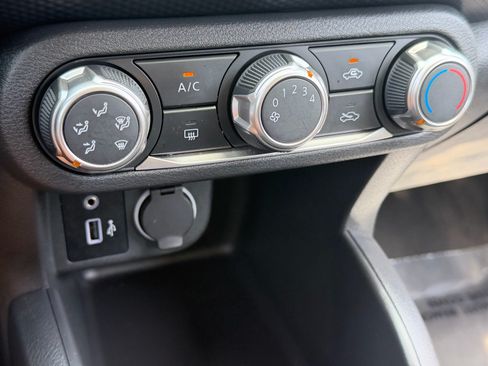 Certified 2025 Nissan Kicks Play S FWD image 22
