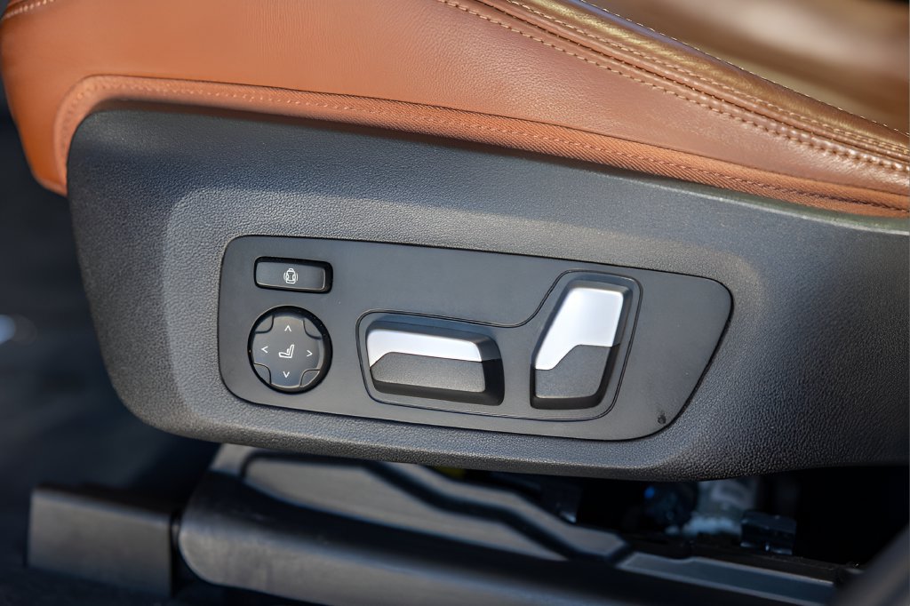 Used 2024 BMW X4 M w/ Competition Package AWD/4WD image 42