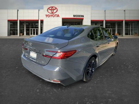 Used 2025 Toyota Camry SE w/ Multimedia Upgrade Package FWD image 5
