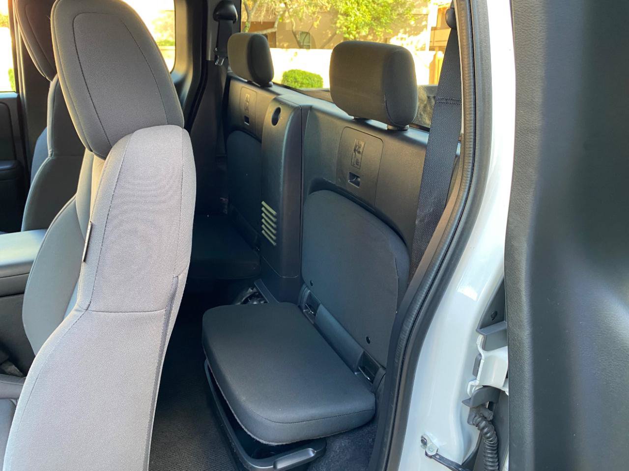 Used 2024 Nissan Frontier S RWD image 35
