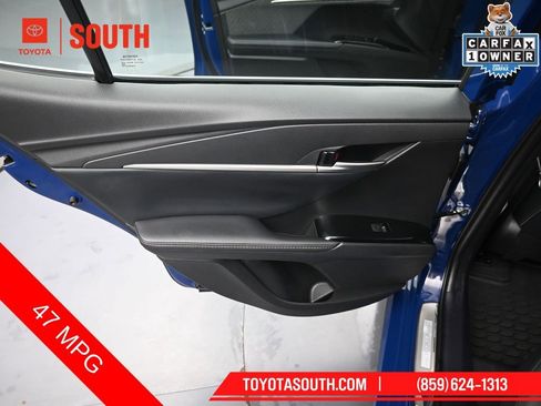Used 2025 Toyota Camry XLE FWD image 27