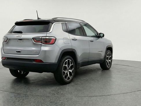Used 2025 Jeep Compass Limited AWD/4WD image 9