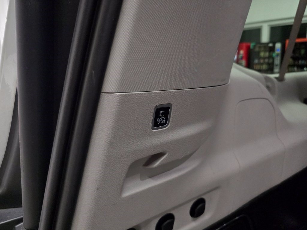 Used 2024 Jeep Wagoneer L Series II w/ Flexible Seating Group AWD/4WD image 47
