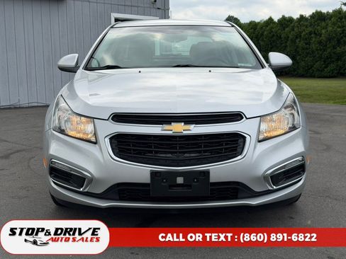 Used 2016 Chevrolet Cruze LT FWD image 2