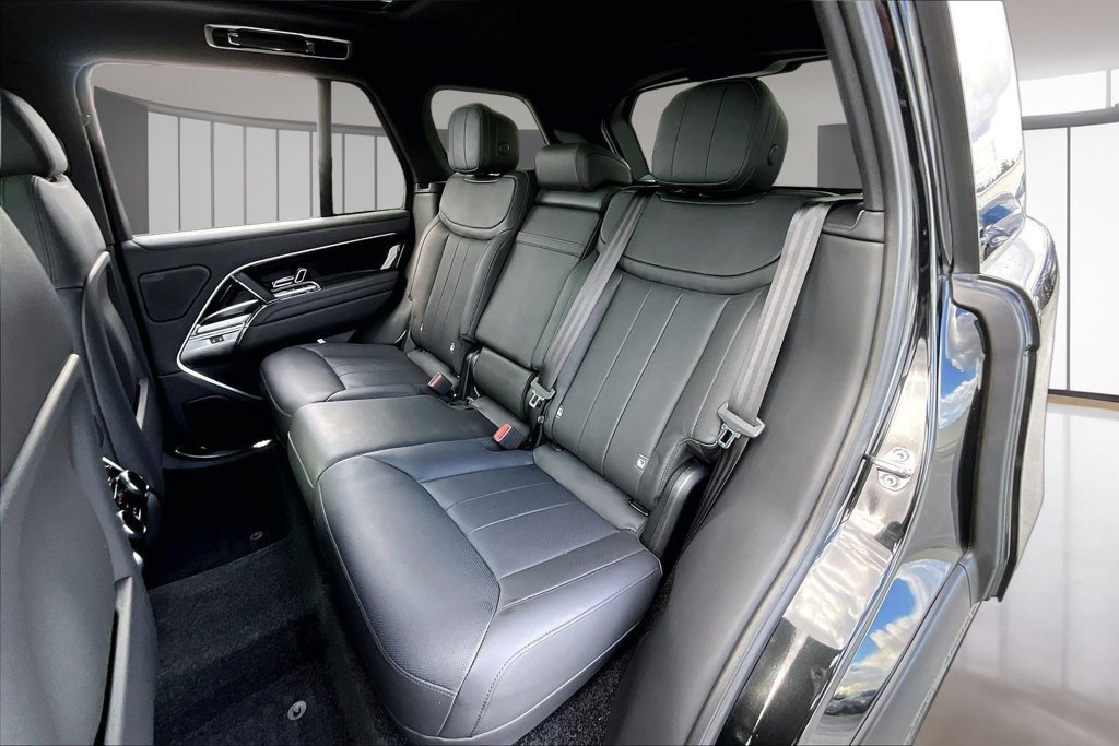 Used 2025 Land Rover Range Rover SE AWD/4WD image 20