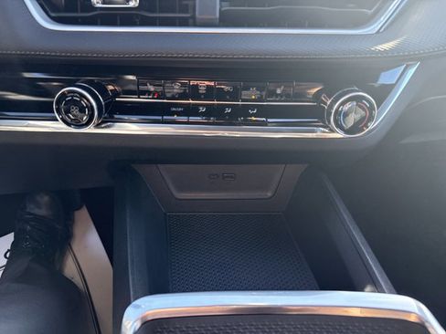 Used 2025 Chevrolet Equinox LT w/ Safety and Technology Package image 21