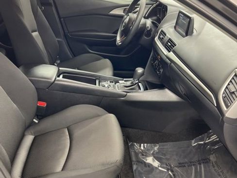 Used 2018 MAZDA MAZDA3 Sport image 22