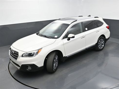Used 2017 Subaru Outback 2.5i Touring image 33
