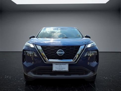 Used 2023 Nissan Rogue S AWD/4WD image 2