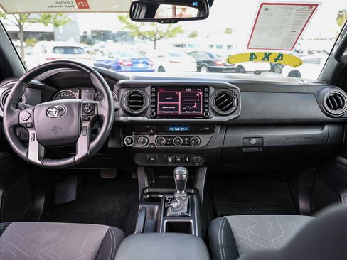 Certified 2023 Toyota Tacoma TRD Off-Road image 2