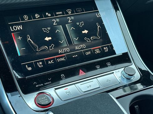 New 2025 Audi RS Q8 performance image 18