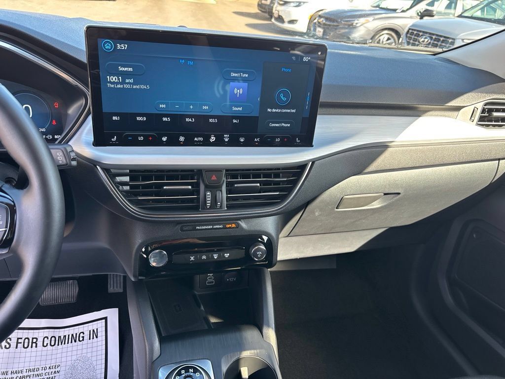 Used 2025 Ford Escape Platinum AWD/4WD image 18