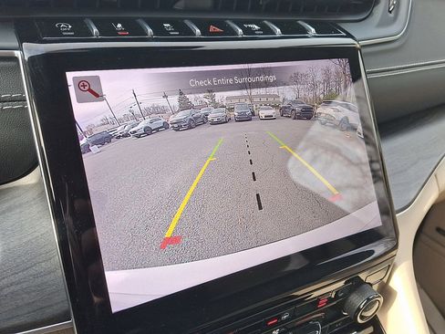 Certified 2022 Jeep Grand Cherokee L Limited image 27