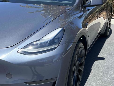Used 2023 Tesla Model Y Long Range AWD/4WD image 46