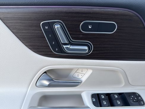 New 2026 Mercedes-Benz GLB 250 image 17