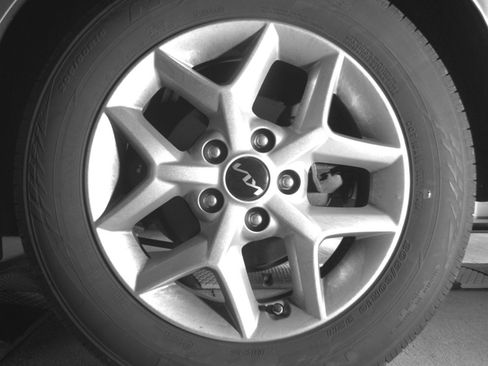 Used 2025 Kia Soul LX w/ LX Technology Package FWD image 17