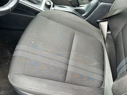 Used 2024 Hyundai Venue SEL FWD image 8