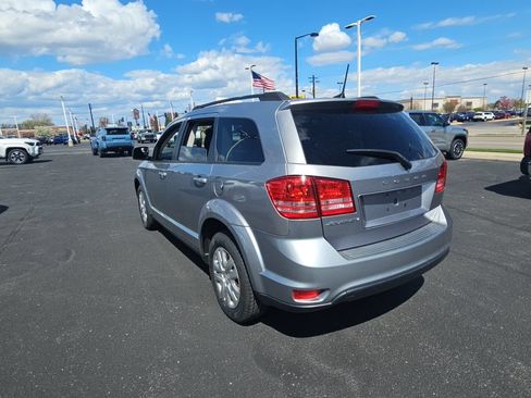 Used 2018 Dodge Journey SE w/ Connectivity Group FWD image 5