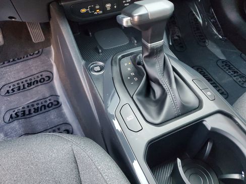 Used 2025 Kia K4 EX image 25