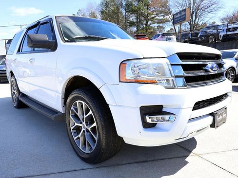 Used 2017 Ford Expedition XLT w/ Equipment Group 201A image 9