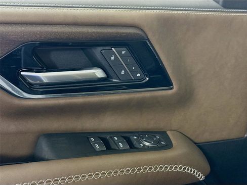 New 2026 GMC Yukon XL Denali Ultimate w/ LPO, Floor Liner Package AWD/4WD image 12
