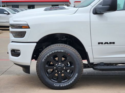 New 2026 RAM 2500 Laramie AWD/4WD image 9