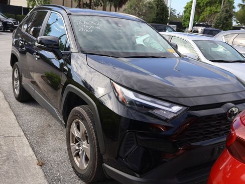 Used 2024 Toyota RAV4 XLE FWD image 5
