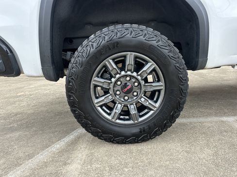 Certified 2025 GMC Sierra 1500 AT4X AWD/4WD image 18