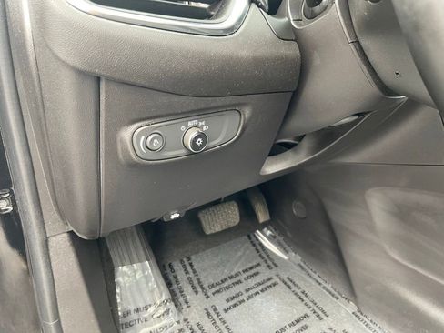 Used 2023 Chevrolet Equinox LT image 23