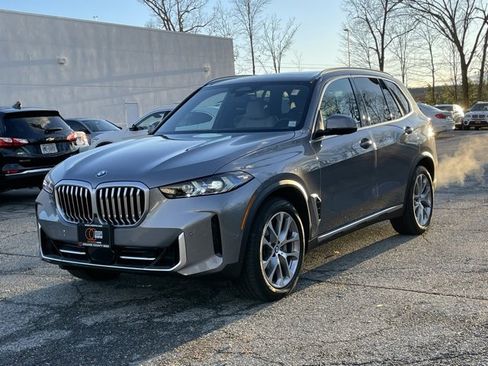 Used 2026 BMW X5 xDrive40i w/ Premium Package image 2