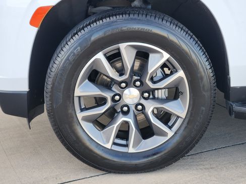 Used 2021 Chevrolet Tahoe LT w/ LT Signature Package image 9