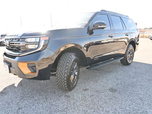 New 2026 Ford Expedition Tremor image 8