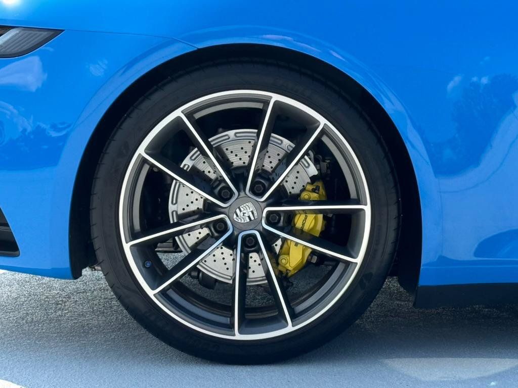 Used 2022 Porsche 911 Carrera w/ Premium Package RWD image 38