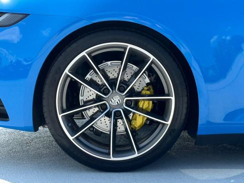 Used 2022 Porsche 911 Carrera w/ Premium Package RWD image 38