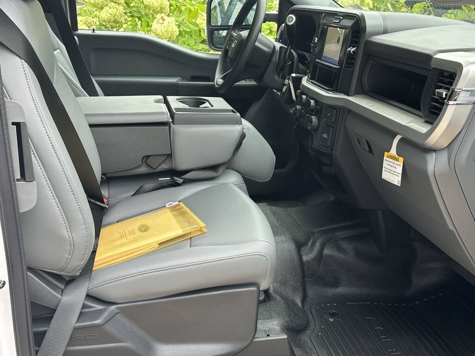New 2025 Ford F350 XL w/ XL Chrome Package AWD/4WD image 13