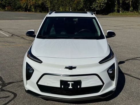 Used 2023 Chevrolet Bolt EUV Premier w/ Sun & Sound Package image 2