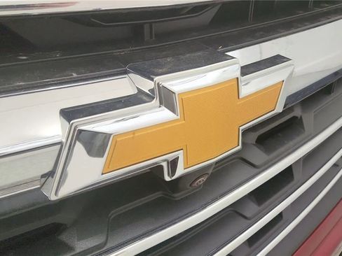 New 2026 Chevrolet Traverse LT w/ Driver Confidence Package FWD image 16