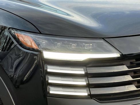 Certified 2025 Nissan Kicks SR w/ Illumination Package image 10