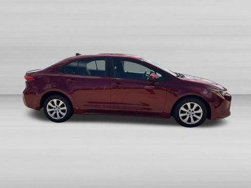 Used 2025 Toyota Corolla LE FWD image 3