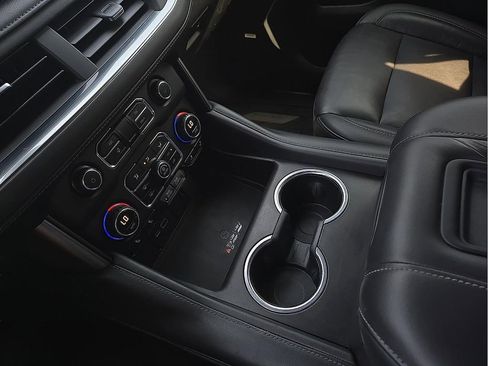 Used 2021 Chevrolet Tahoe Z71 w/ Z71 Off-Road Package image 20