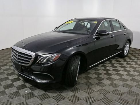 Used 2017 Mercedes-Benz E 300 4MATIC image 5