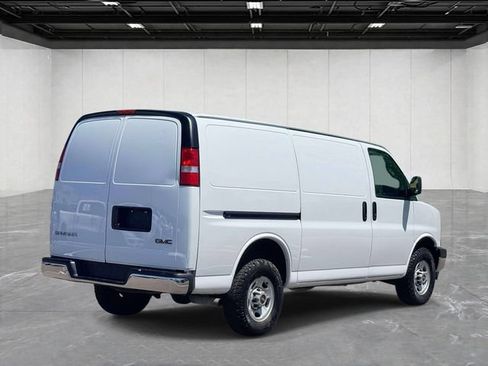 Used 2020 GMC Savana 3500 w/ Driver Convenience Package RWD image 5