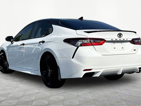 Used 2022 Toyota Camry SE w/ Convenience Package image 4