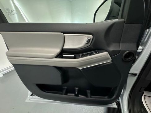 New 2026 Ford Expedition Active image 15