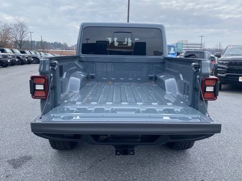 New 2025 Jeep Gladiator High Tide image 7
