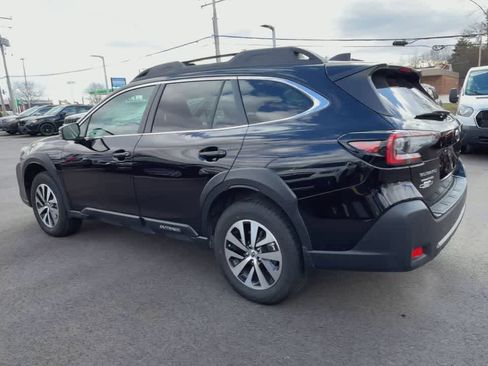 Used 2025 Subaru Outback Premium image 6