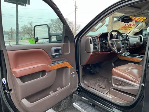 Used 2017 Chevrolet Silverado 3500 High Country w/ Duramax Plus Package image 31