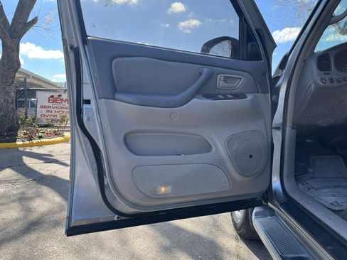 Used 2005 Toyota Sequoia SR5 image 12